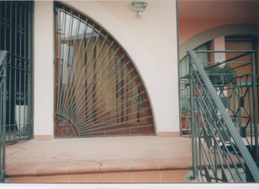 Inferriata ad arco finestra