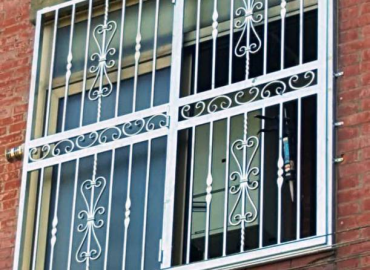 Inferriata finestra ferro battuto